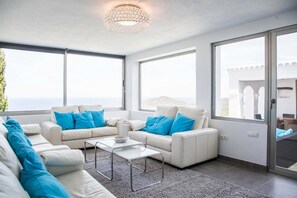 TV, peis og stereoanlegg