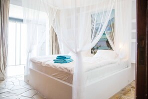 5 bedrooms, iron/ironing board, free WiFi - My Rental Homes - Villa Rigel with private pool and terraces (San Jose)