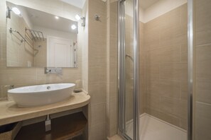 Shower, hair dryer, bidet, towels - CS Exclusive Campo de' Fiori Palace apt. 4 (Roma)