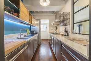 Kühlschrank, Ofen, Herdplatte, Geschirrspüler