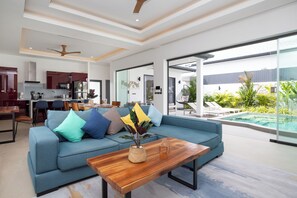 Living area - Villa Malaki, pool villa 2 bedrooms at rawai (Tambon Rawai)