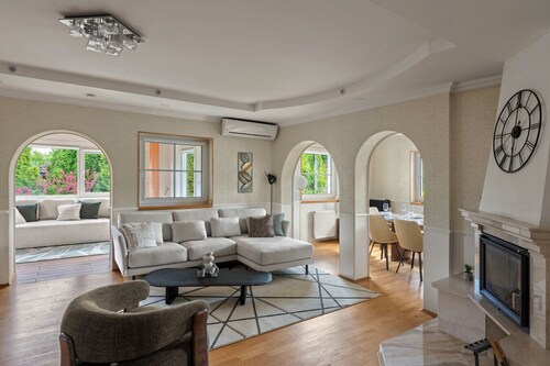 Pool cottage retreat near Prague