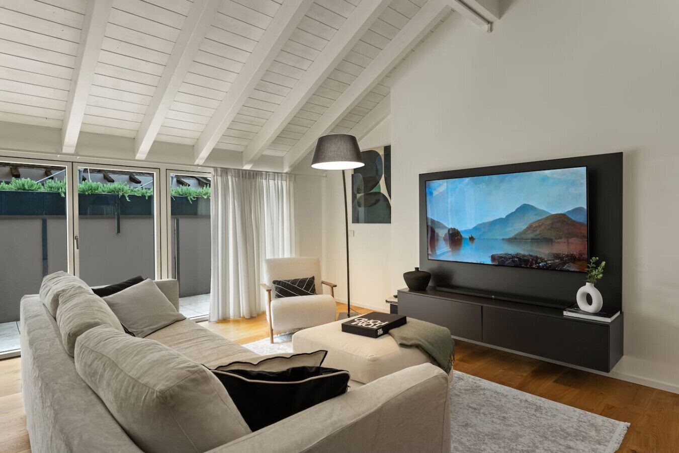 Télévision, chaîne hi-fi