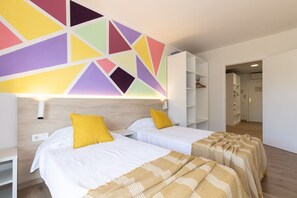 Iron/ironing board, free WiFi, bed sheets