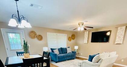 Cozy family retreat close to downtown HammondEastgate 11A