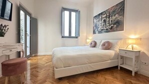2 chambres, bureau, fer et planche à repasser, lit parapluie
