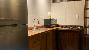 Geladeira, fogĂŁo, cooktop, liquidificador