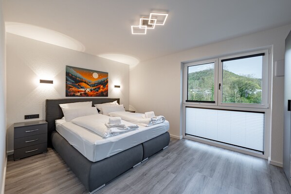 2 bedrooms, iron/ironing board, WiFi, bed sheets