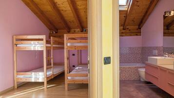 2 Schlafzimmer, Bügeleisen/Bügelbrett, kostenloses WLAN, Bettwäsche