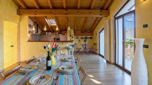家庭公寓, 2 間臥室, 2 間浴室, 山旁 (Cremia Dreamhouse) | 用餐區