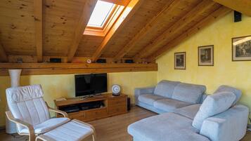 Télévision à écran plat de 21 pouces avec chaßnes numériques