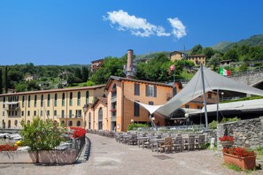 Esterni