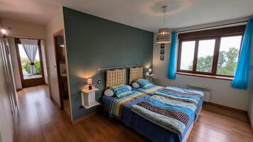 4 chambres, lit parapluie, Wi-Fi gratuit, draps fournis