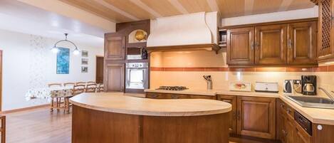 Fridge, microwave, dishwasher