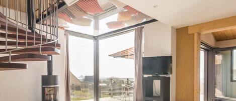 Télévision, cheminée