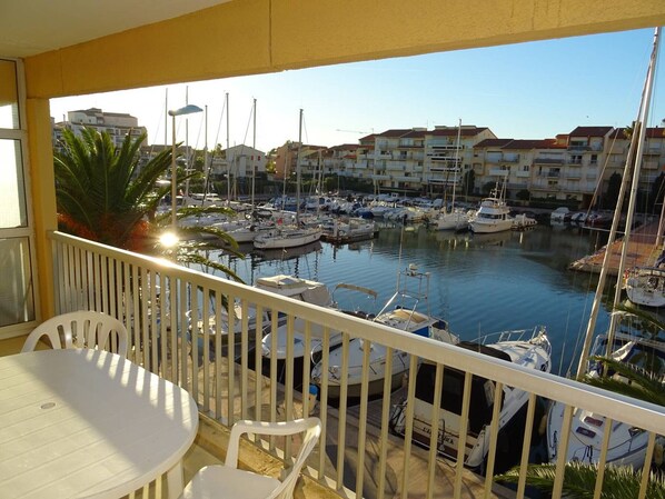 Unclassified image, 1 of 10, button - Apartment facing the port with parking and pets allowed (Canet-en-Roussillon)