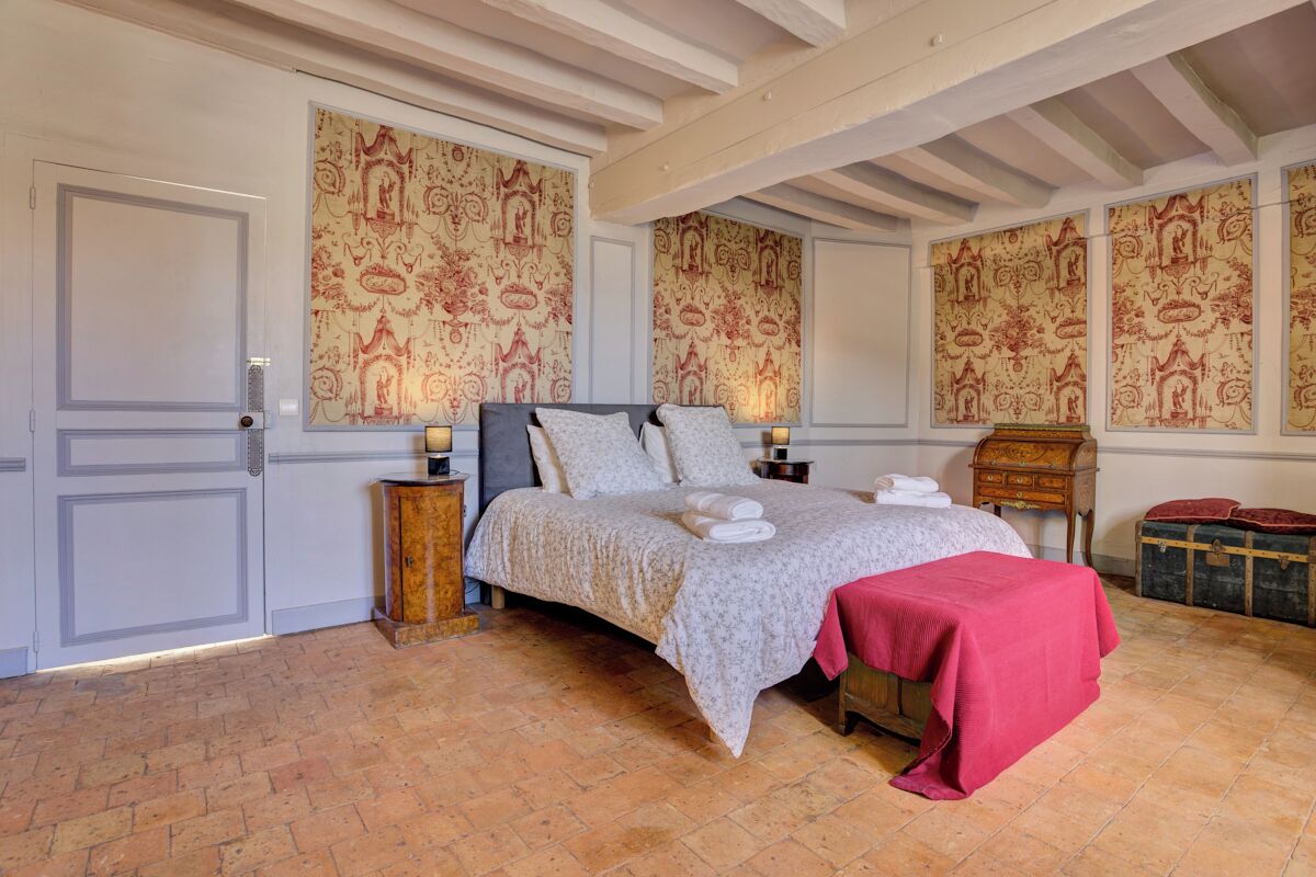 6 bedrooms, iron/ironing board, travel crib, WiFi