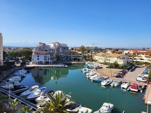 Marina - Bright Studio Cabin for 4, Port View, Canet-en-Roussillon (Canet-en-Roussillon)
