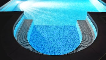 Apartment, 1 Bedroom, Accessible, Smoking | Pool | Outdoor pool