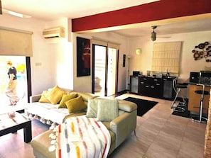 Smart-TV, Kamin, DVD-Player, Tischtennisplatte