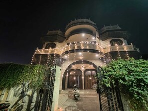 Front of property - Naari Home Stay (Mathura)