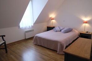 4 chambres, bureau, fer et planche à repasser, Wi-Fi