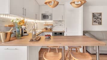Microwave, oven, stovetop, dishwasher