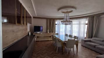 Deluxe Apartment, Balcony, Lake View | Living area