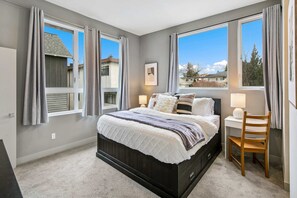 Unclassified image, 2 of 29, button