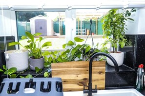 House, 3 Bedrooms, Patio, Garden View | Interior