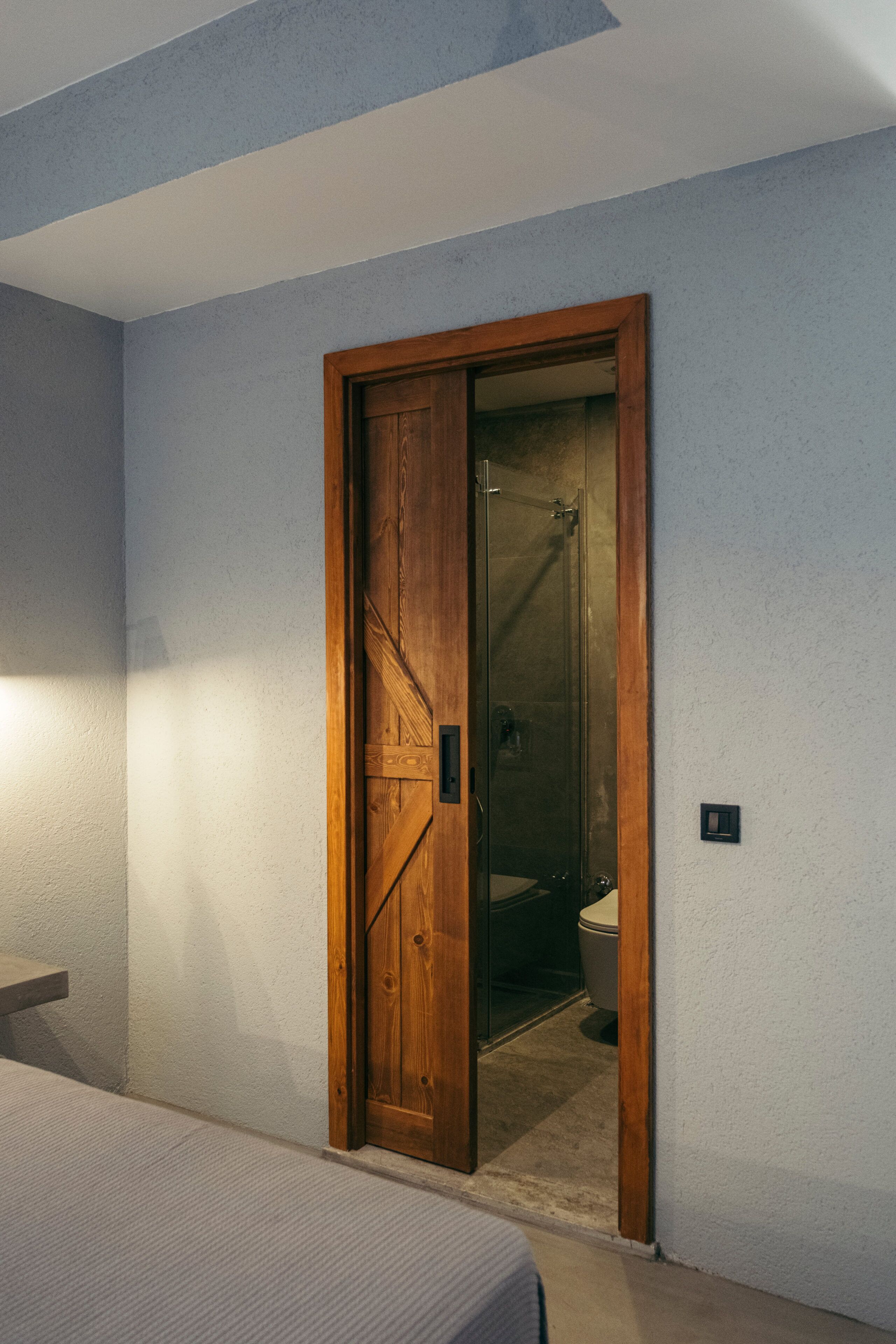 Economy Double Room | Bathroom | Shower, free toiletries, hair dryer, slippers