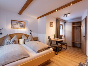 1 bedroom, free WiFi - Nice apartment for 2 guests with WIFI, TV and balcony (Wildschönau)