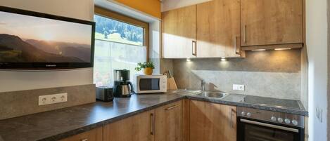 Een oven, een vaatwasser