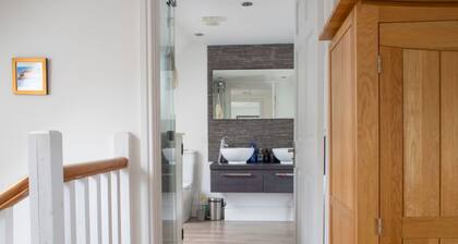 Nice apartment for 2 guests with WIFI, TV and pets allowed