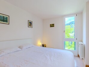 2 habitaciones y cuna de viaje 