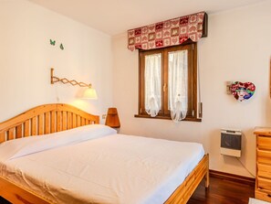 2 Schlafzimmer, Reisekinderbett, kostenloses WLAN