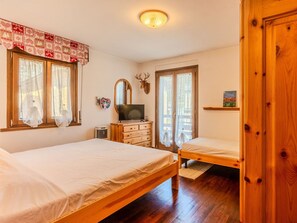 2 Schlafzimmer, Reisekinderbett, kostenloses WLAN