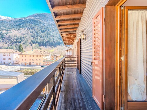 Lovely apartment for 6 people with WIFI, TV and balcony