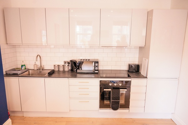 Refrigerador, microondas, horno, placa de cocina