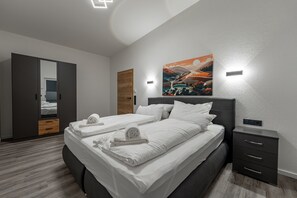 2 bedrooms, iron/ironing board, WiFi, bed sheets - BPS Luxury Penthouse Apartment #7 - Elegant - Deluxe - Ultramodern (Horb am Neckar)