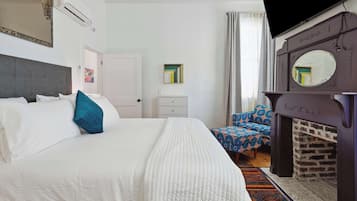 1 bedroom, desk, iron/ironing board, travel cot
