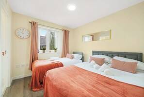 3 bedrooms, iron/ironing board, travel crib, free WiFi