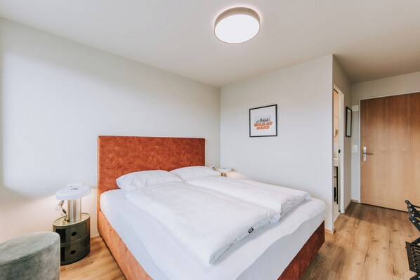 Standard Double Room | Iron/ironing board, free WiFi - Velotique Hotel Angelika - Self-Check-in (Hard)