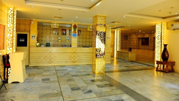 Reception - Plaza Hotel (Manama)
