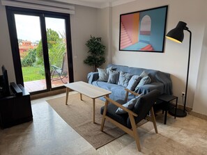 Smart TV - Casa Platano Estepona (Buenas Noches)