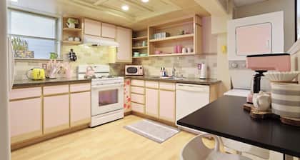 Barbiecore Dream Pad in Sacramento!