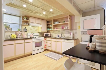 Barbiecore Dream Pad in Sacramento!