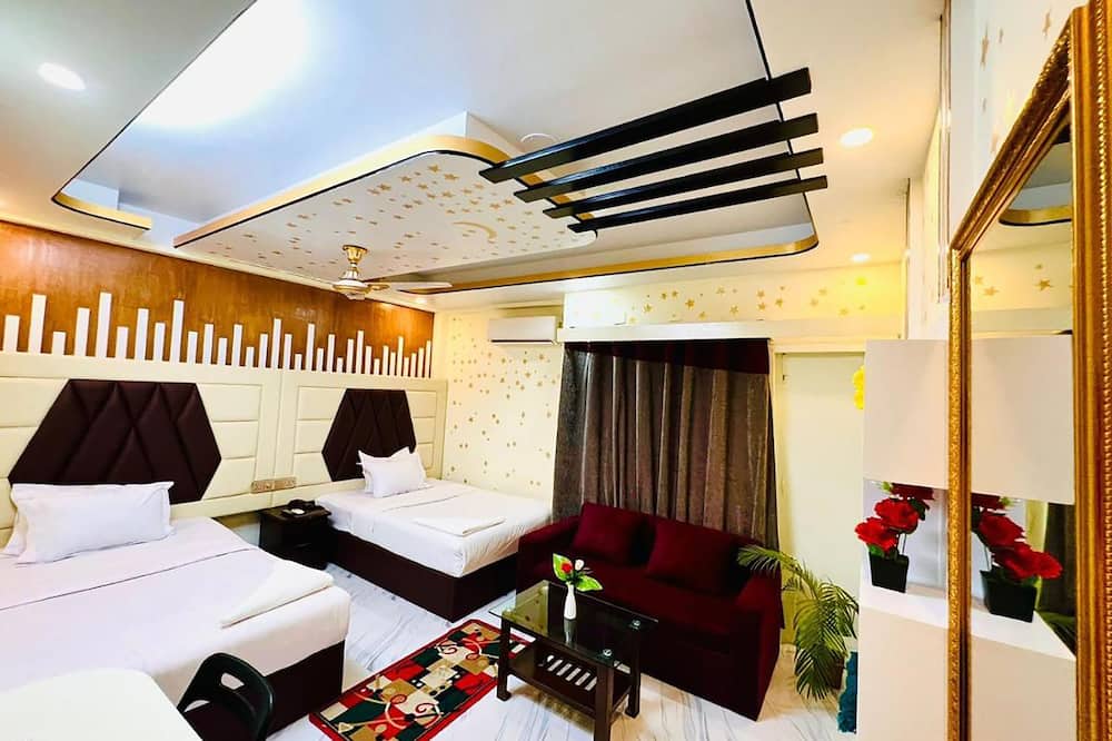 Hotel Luxury Inn