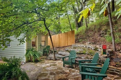 Great Downtown Location, Off Street Parking