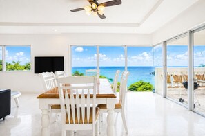 Villa de lujo, vista al océano | Wifi gratis y ropa de cama 